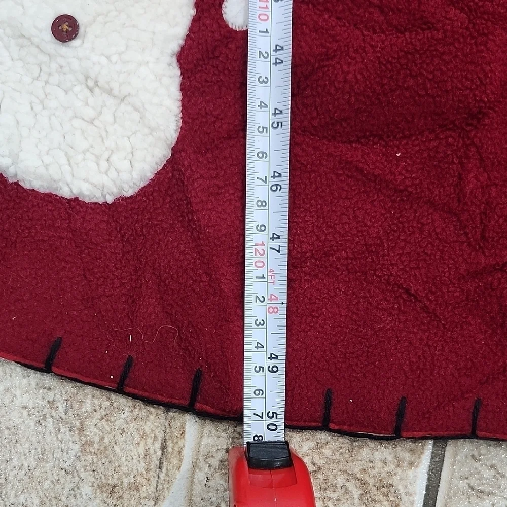 Vintage Tapete to Place Under a Handmade Christmas Tree